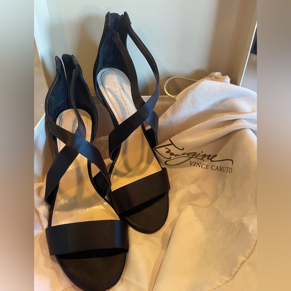 Vince Camuto / Women’s size 7 black deluxe satin heels